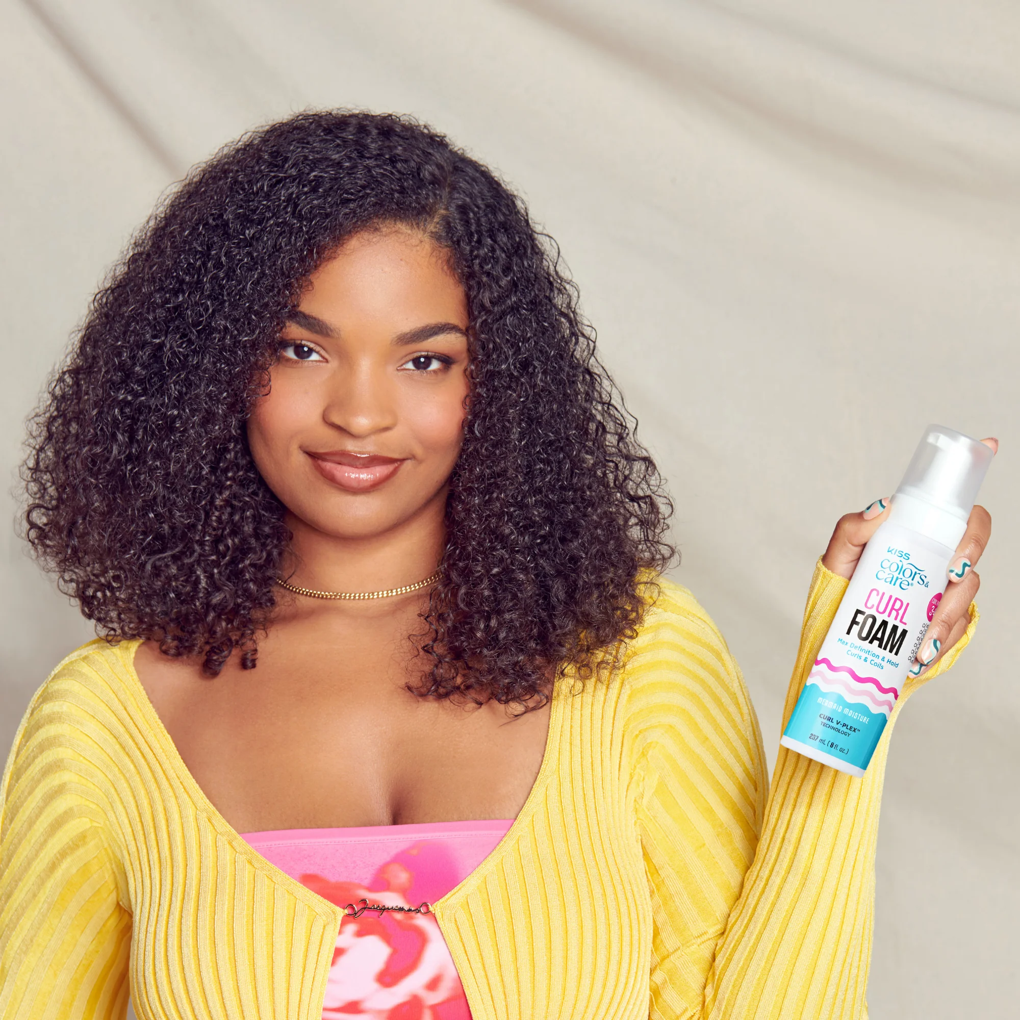 KISS Colors & Care Curl Foam Hair Mousse, Max Definition & Hold - 8 fl oz - Image 4