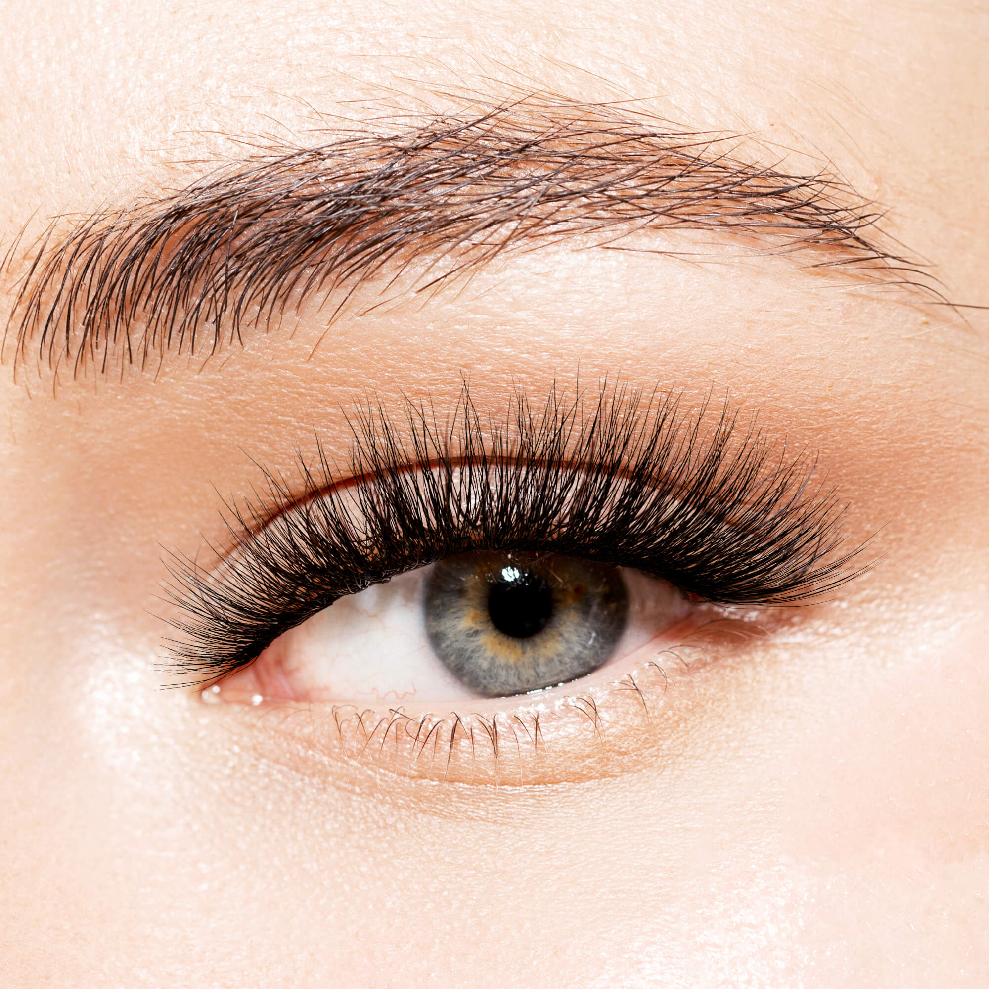 KISS Lash Couture Triple Push-Up - Bombshell - Image 2