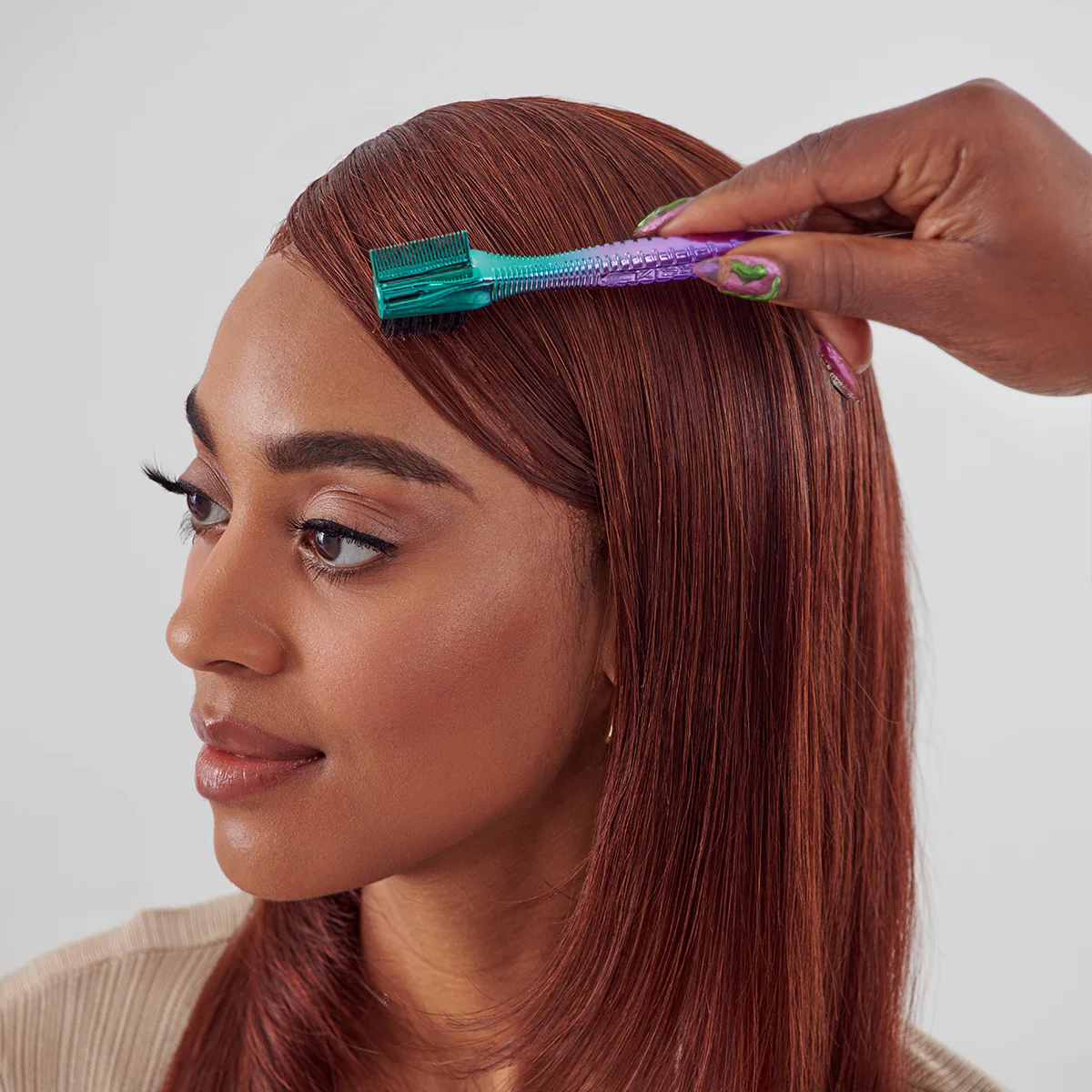 KISS Colors & Care Ombre Chrome 3-in-1 Edge Brush - Image 4